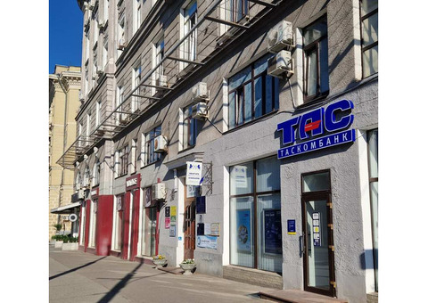 Сдам в аренду помещение 287м2, пл. Конституции 1.